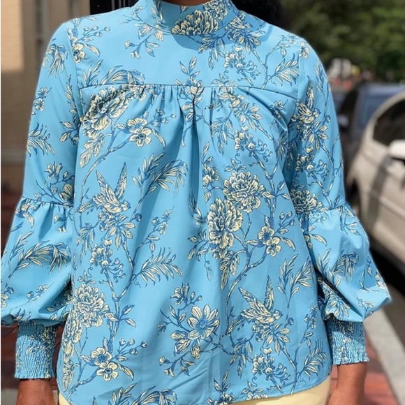 π Women's Floral Print Bishop Sleeve Blouse - Picture 4 of 6